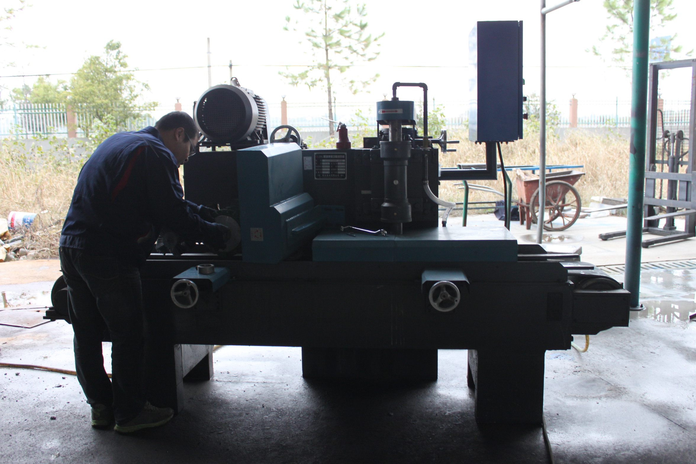 全自動條紋磚條紋機安裝刀片及條紋磚加工視頻 全自動條紋磚條紋機安裝刀片及條紋磚加工視頻