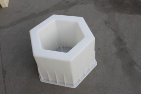 六角空心護坡磚模具在護坡項目中的優勢體現 六角空心護坡磚模具在護坡項目中的優勢體現