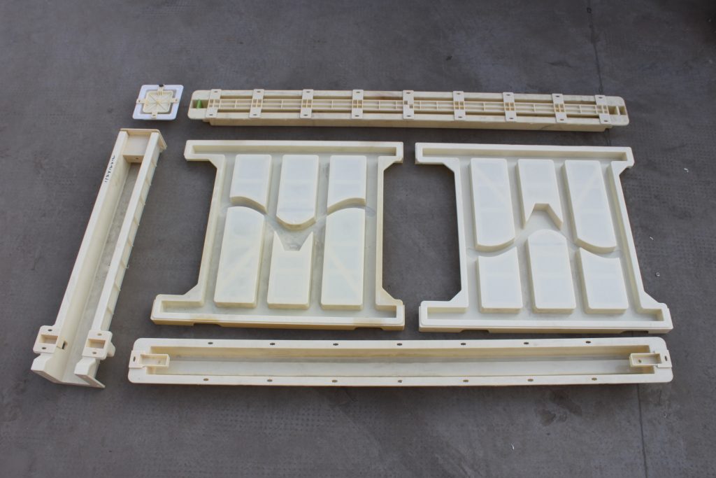 塑料高鐵護欄模具生產廠家在發展中所面臨的問題 塑料高鐵護欄模具生產廠家在發展中所面臨的問題