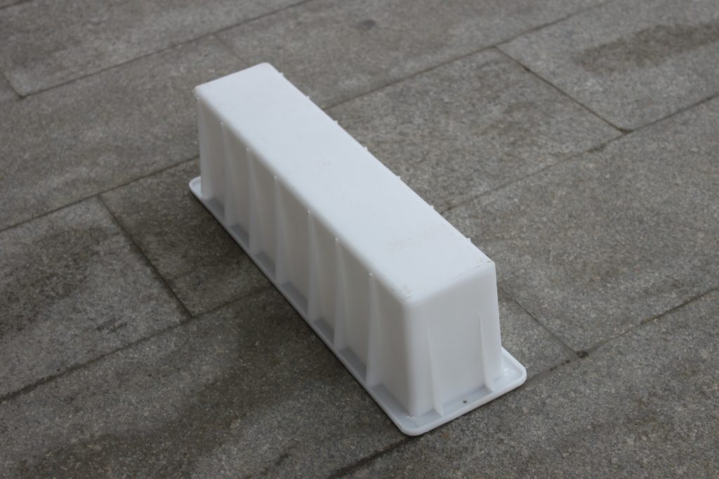 側平石模具是美化城市道路的福音 側平石模具是美化城市道路的福音