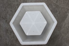 怎么辨別高速六角護(hù)坡塑料模具質(zhì)量的好壞 怎么辨別高速六角護(hù)坡塑料模具質(zhì)量的好壞