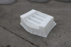 使用水泥護(hù)坡塑料模具澆筑水泥護(hù)坡磚教程 使用水泥護(hù)坡塑料模具澆筑水泥護(hù)坡磚教程