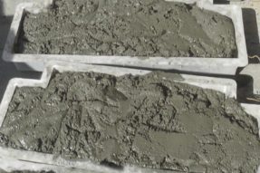 水泥路牙石塑料模盒澆筑施工與應用 水泥路牙石塑料模盒澆筑施工與應用