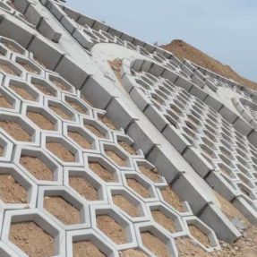 青島銀川高速公路護坡模具生態護坡案例 青島銀川高速公路護坡模具生態護坡案例