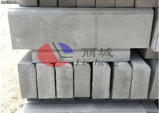 預(yù)制路緣石模具上的腰線的設(shè)計(jì)是否有利于使用 預(yù)制路緣石模具上的腰線的設(shè)計(jì)是否有利于使用