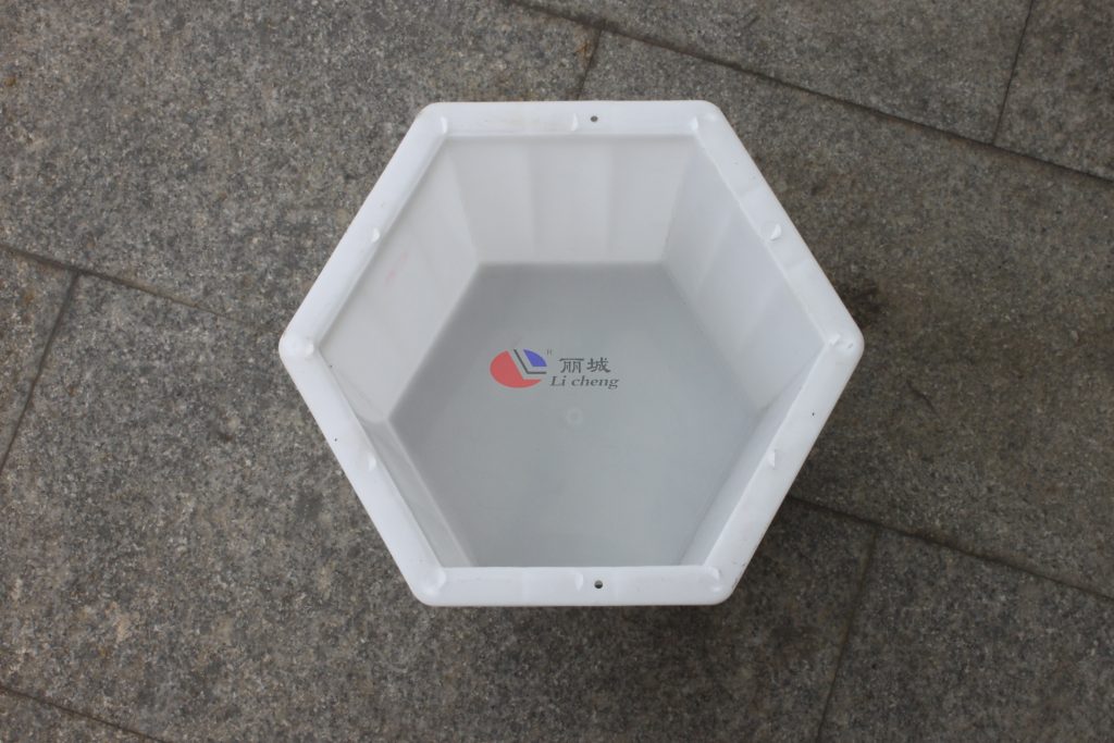 六邊形護坡模具施工前的準備過程 六邊形護坡模具施工前的準備過程